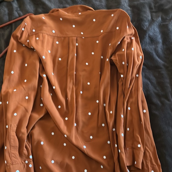 Old Navy Long Sleeve shirt two pockets in front - Picture 3 of 3